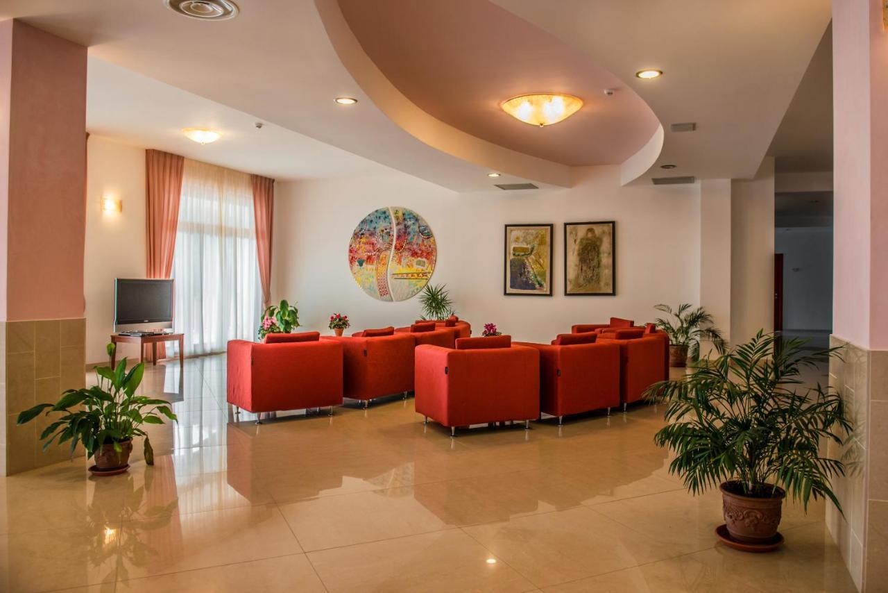 Delle Hotel