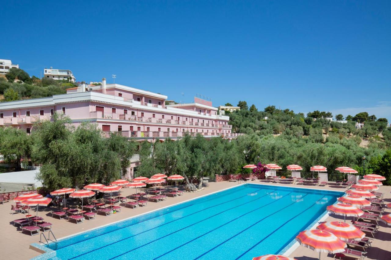 Delle Hotel