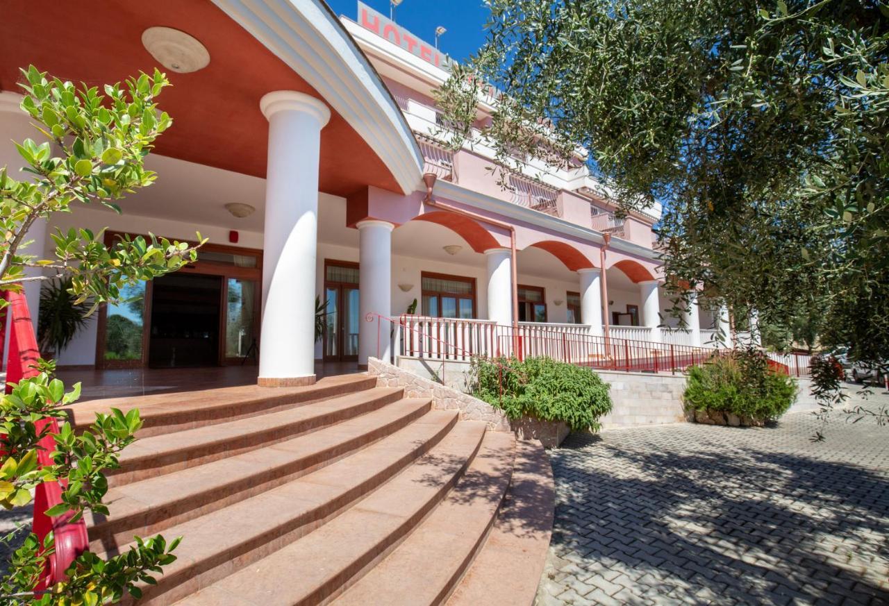 Delle Hotel