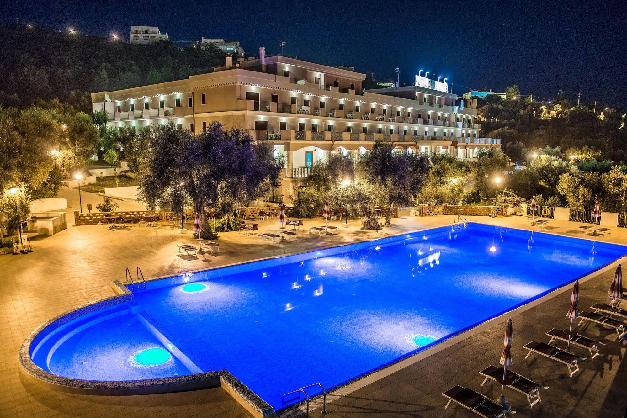 Delle Hotel